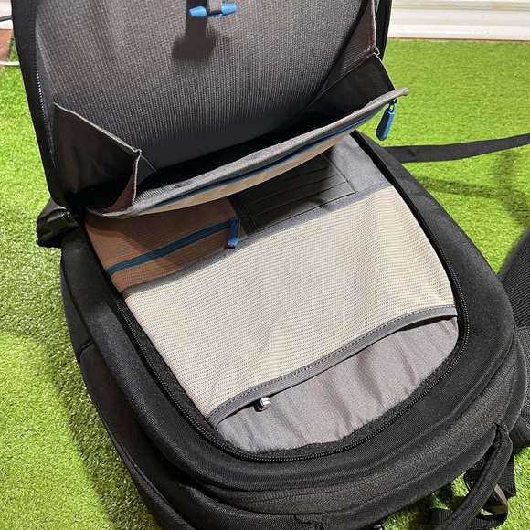 Alienware Gaming Laptop Backpack Vindicator v2.0 Backpack 17'' Computer Bag - Picture 2 of 8